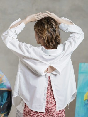 ER Oversize back peek shirt