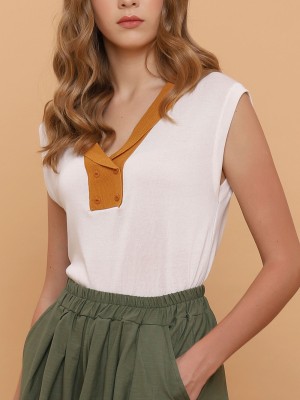 Sleeveless Knitted Top