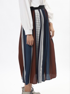 C-Bt Leb Prints And Tones Pleated Skirt