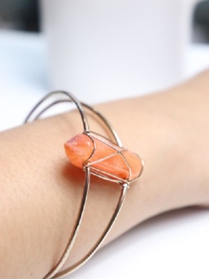 Single stone bangle