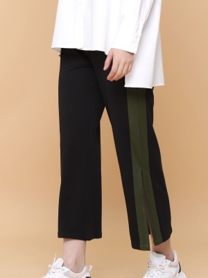 Thick Outline Loose Pants