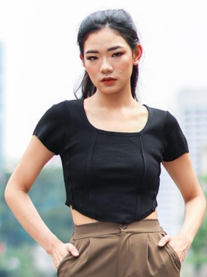 Round Neck Bustier Line Knit Top