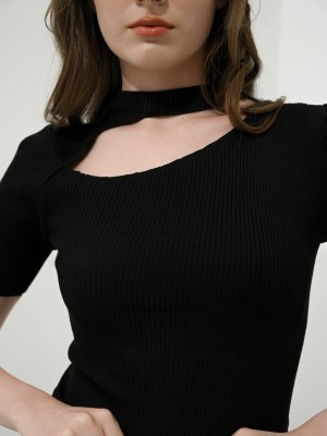 Cut Out Neckline Knitted Top RO1