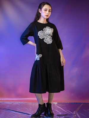 WW ELITE Embellished Ramsha Flower Midi Dress