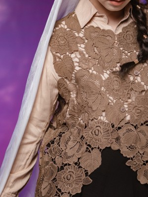 WW ELITE Rose Embroidery Asymmetris Top