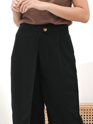 Knee length pants