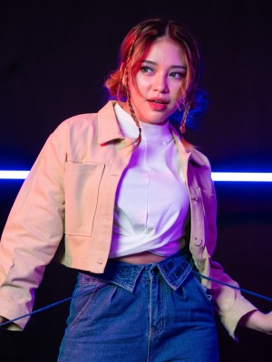 Anneth Front Twisted Tee