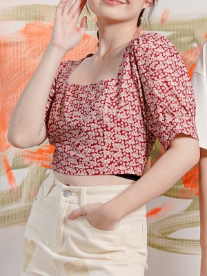 ER Square Neck Flower Print Semi Crop Top