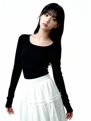 Low Round Neck Knit Top