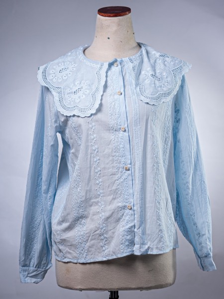 WW Embroidery Wide Collar Shirt