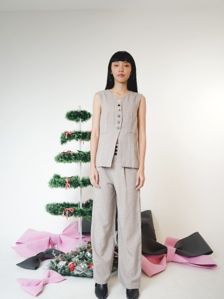 Alia Multi Buttons Vest RO1