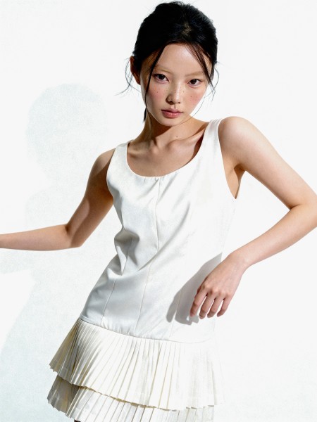 Blakely Round Neck Bottom Tier Pleats Dress