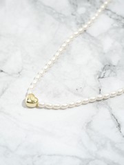 Heart pearl choker