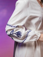 WW Vneck Embroidery Dress