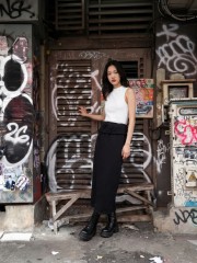 NRC Wide Elastic Folded Waist Midi Skirt