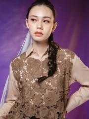 WW ELITE Rose Embroidery Asymmetris Top