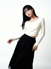 Low Round Neck Knit Top