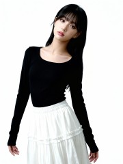 Low Round Neck Knit Top