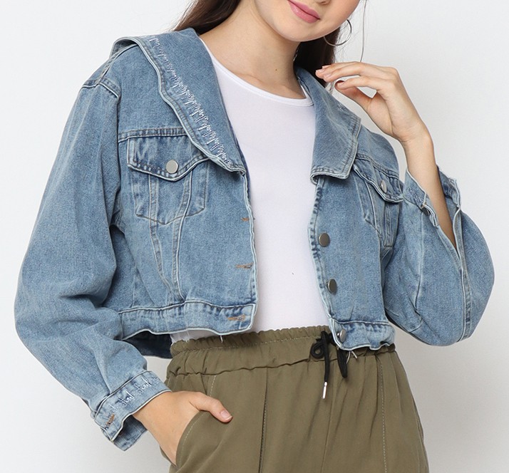 R Wide Collar Embroidered Denim Jacket 